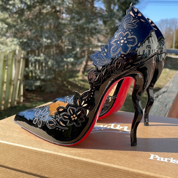 Christian Louboutin black patent pumps - Picture 10 of 16